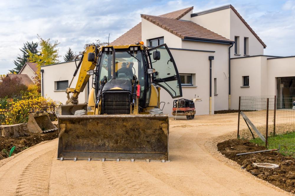 Terrassement devant une maison